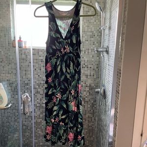 Maternity tropical dress